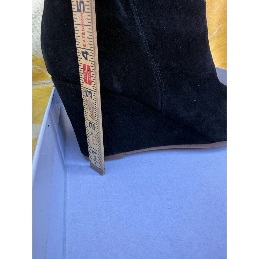 New With Box DV Dolce Vita Black Suede Pilot Wedge Booties Size 8.5